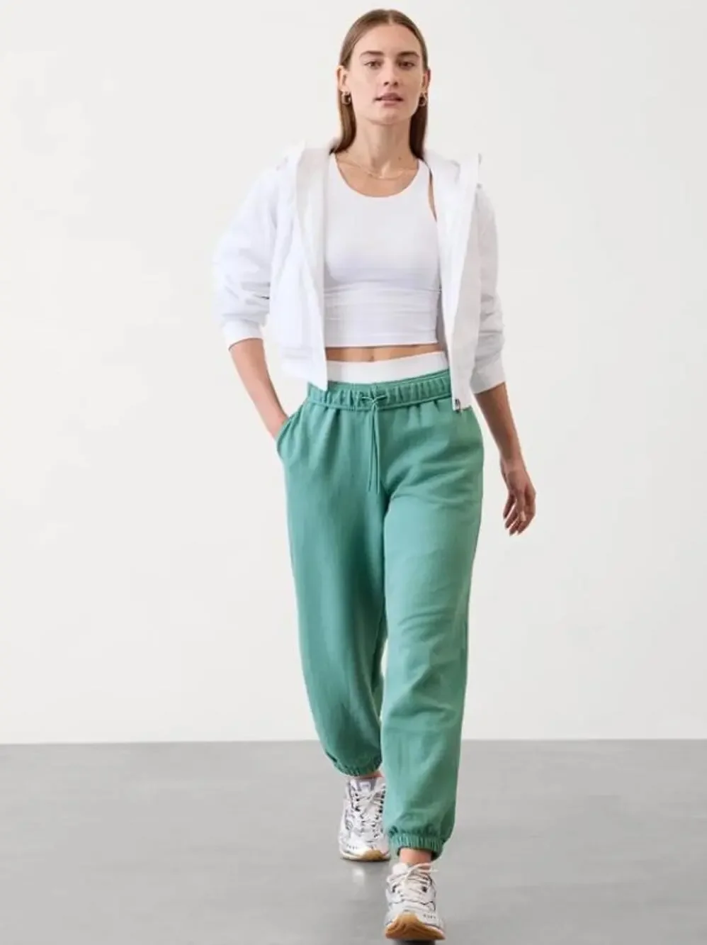 ATHLETA Women's Forever Fleece High Rise Jogger Size M In Juniper Green